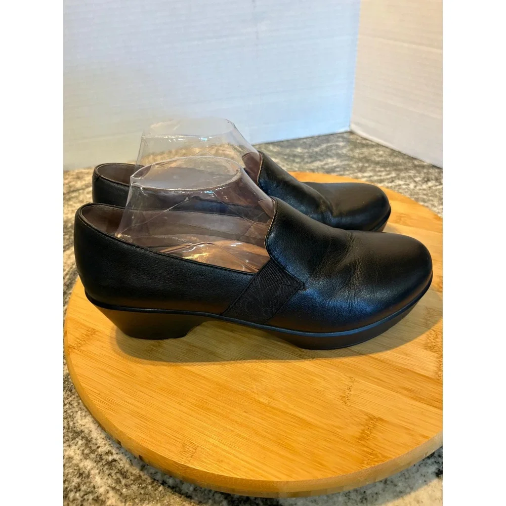 Dansko Black Leather Slip On Wedge Loafers Womens 40 Comfort Work Shoes